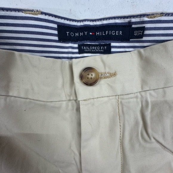Men’s Tommy Hilfiger khaki slacks - size 40x32 - Picture 2 of 4